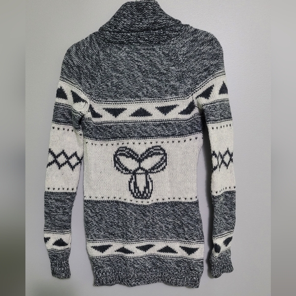 Bundle Of 2 Aritzia TNA Wool Cardigan Sweaters Size S - Picture 11 of 11